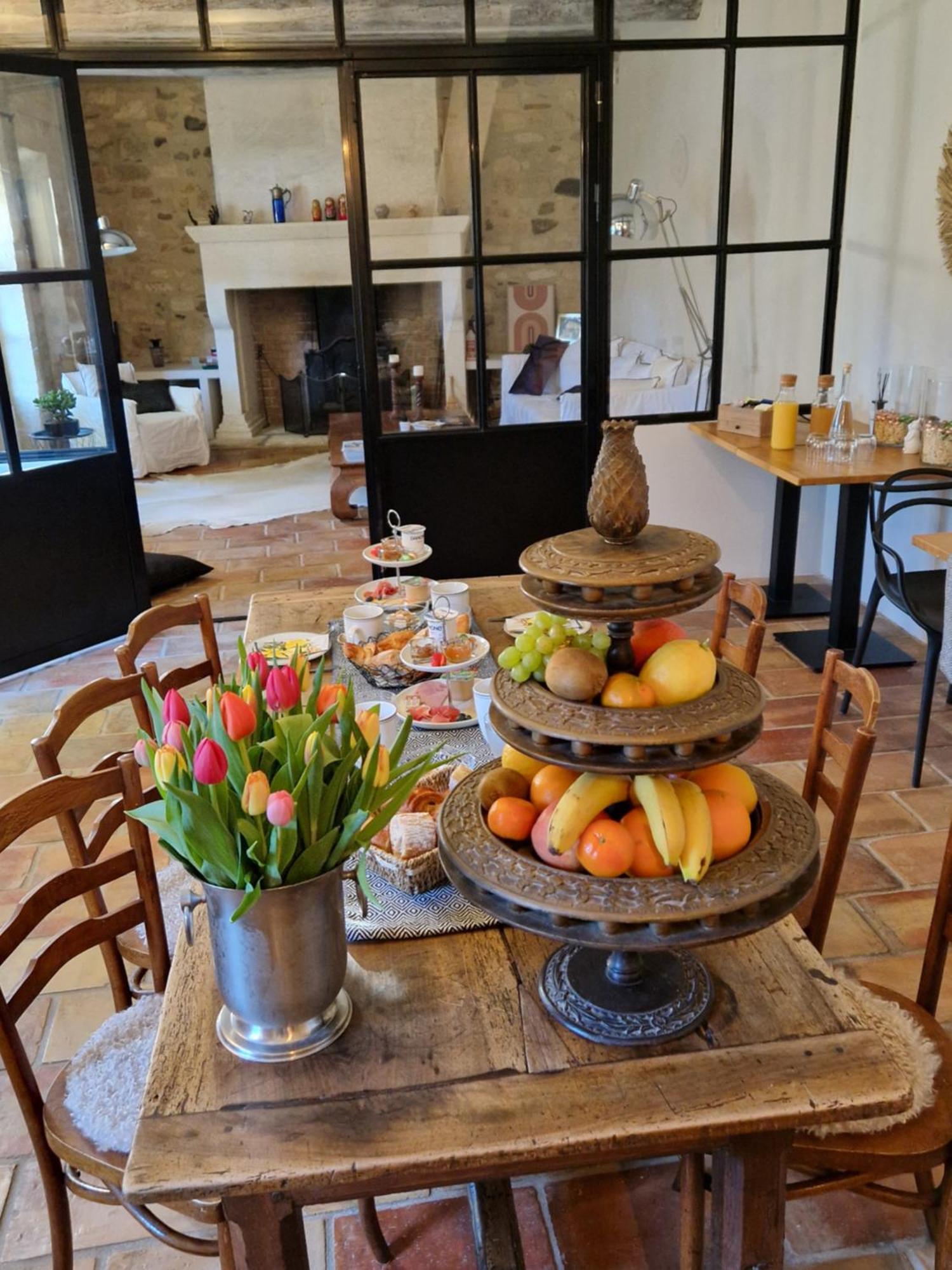 Mas Armelin Bed & Breakfast Tarascon Bagian luar foto