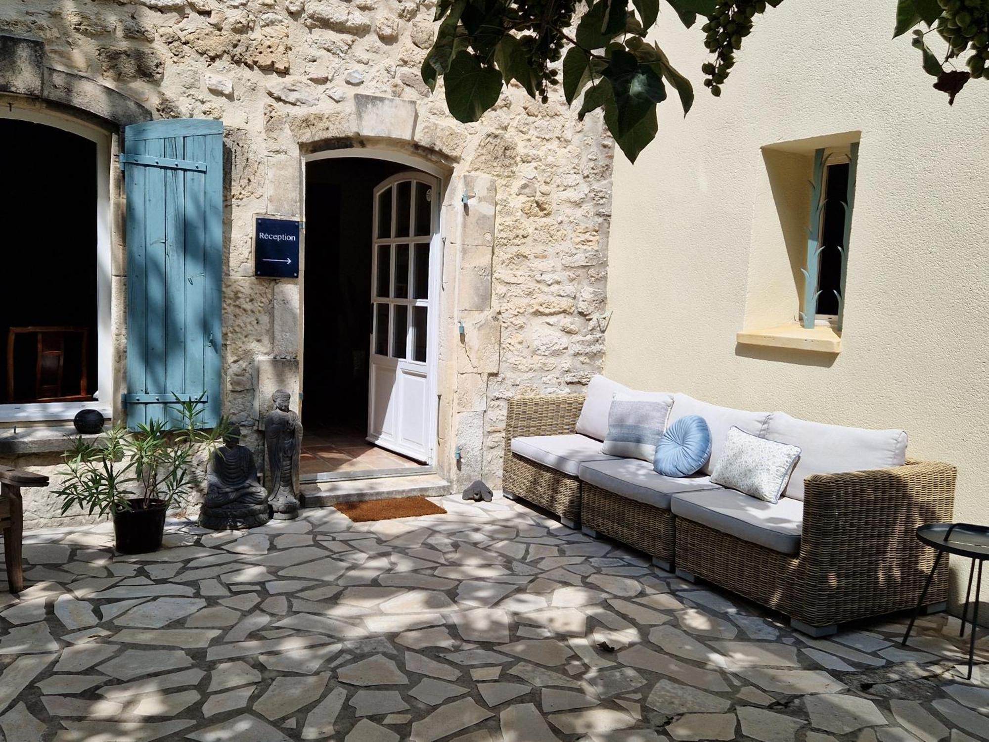 Mas Armelin Bed & Breakfast Tarascon Bagian luar foto