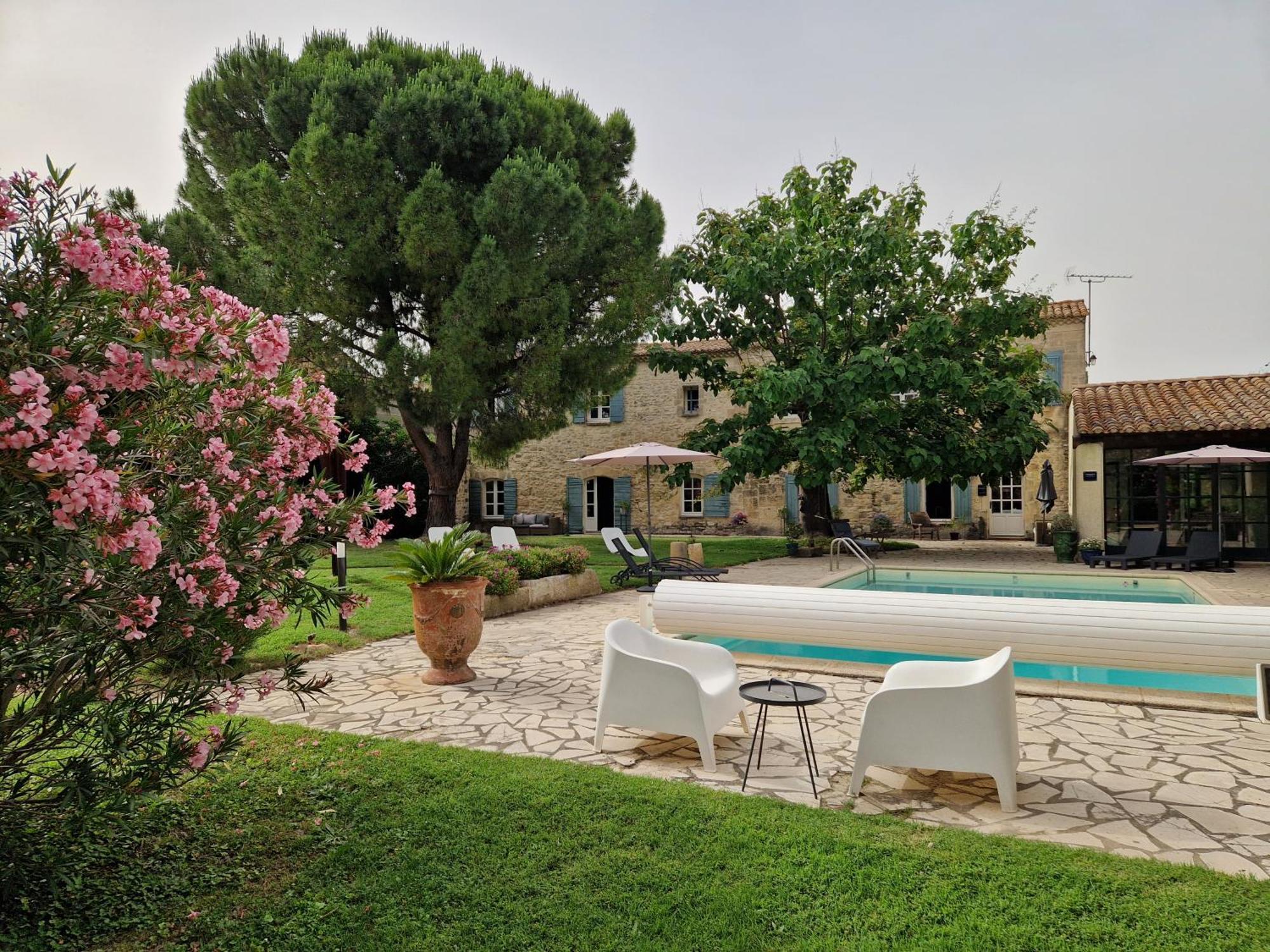 Mas Armelin Bed & Breakfast Tarascon Bagian luar foto
