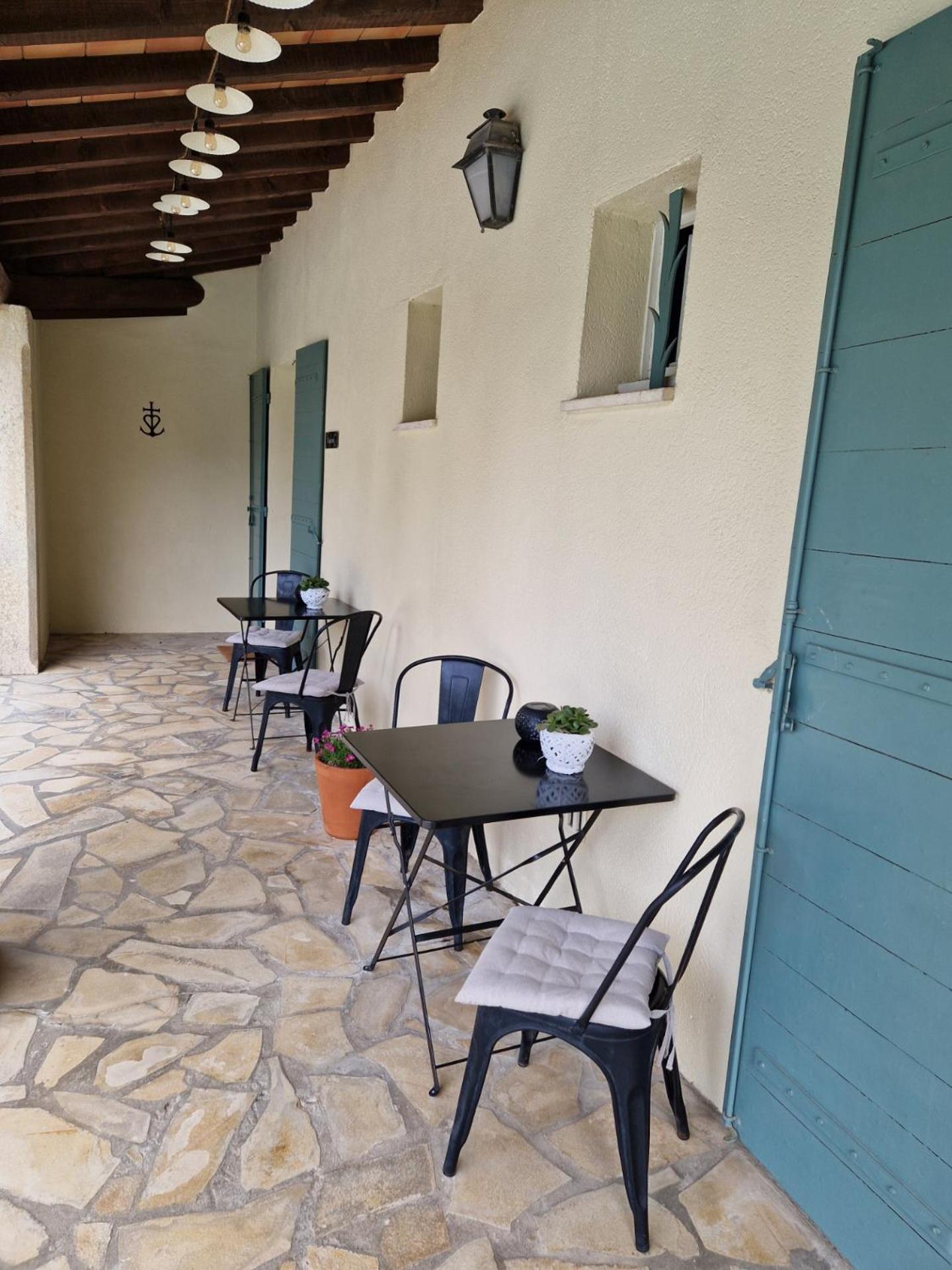 Mas Armelin Bed & Breakfast Tarascon Bagian luar foto