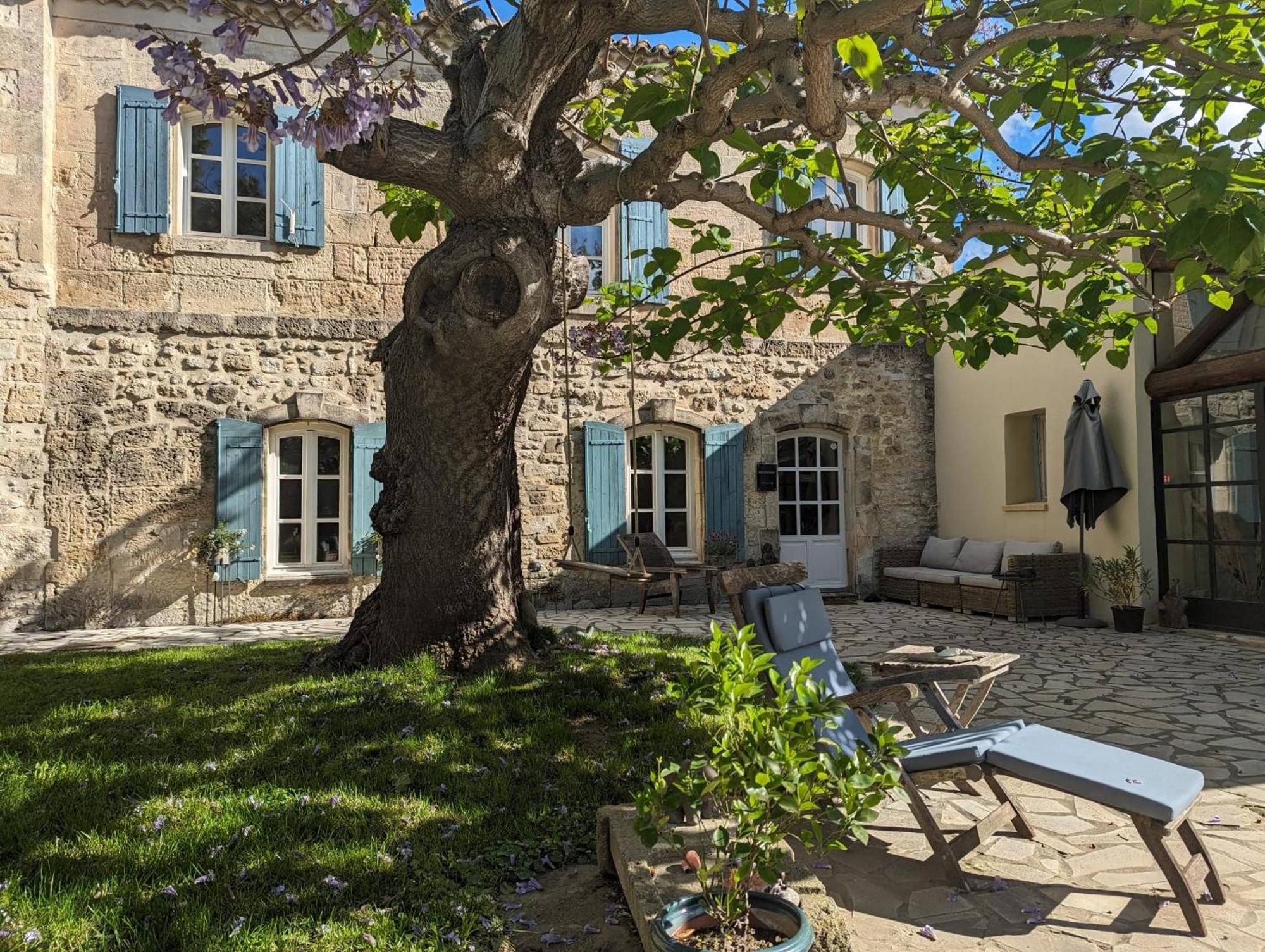 Mas Armelin Bed & Breakfast Tarascon Bagian luar foto