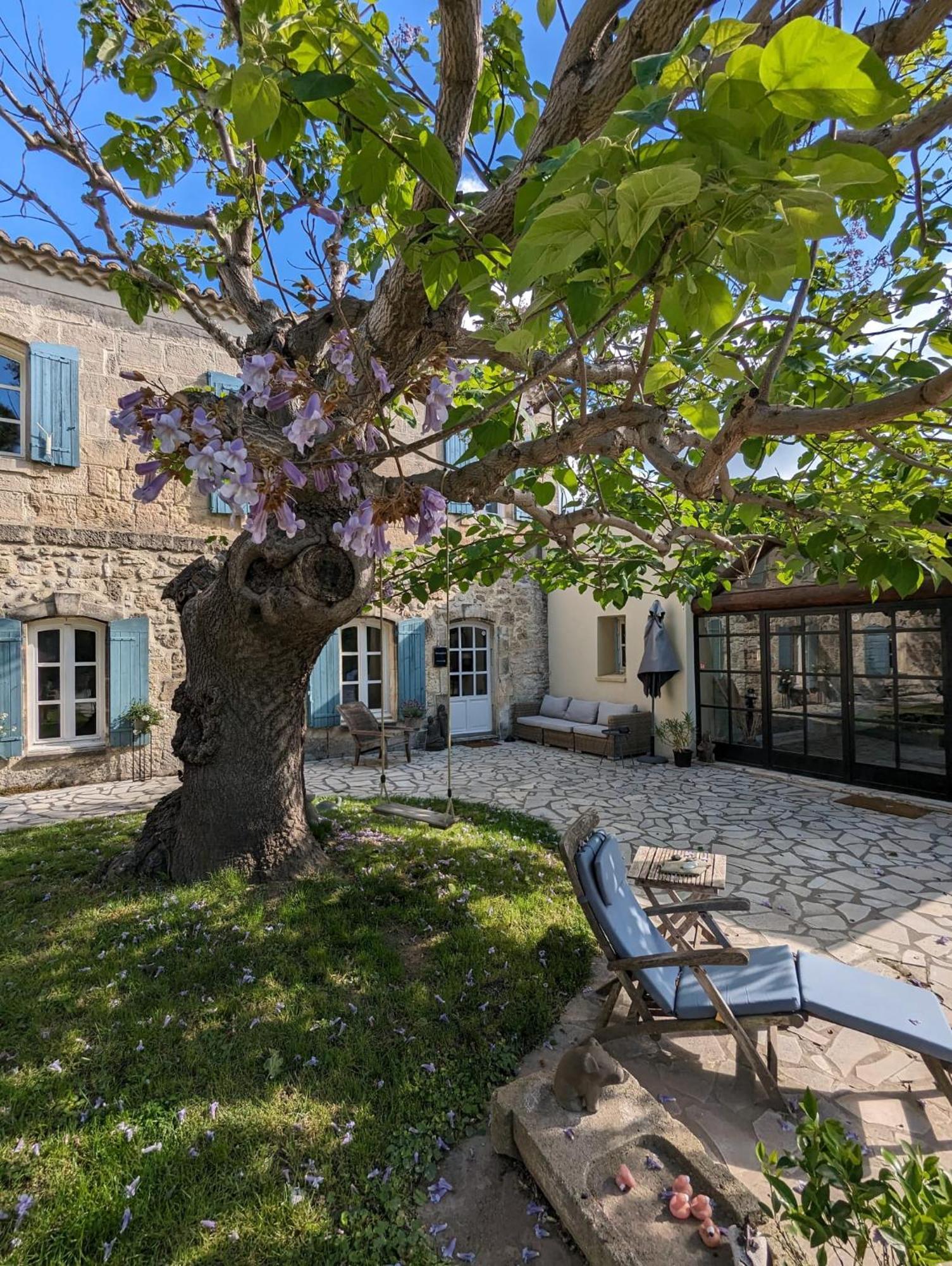 Mas Armelin Bed & Breakfast Tarascon Bagian luar foto